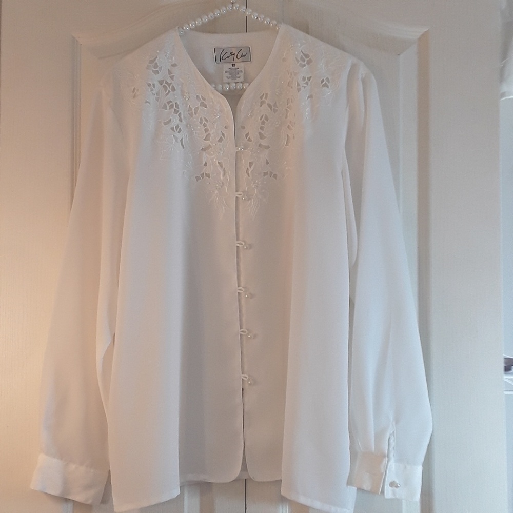 BEAUTIFUL White Lace Blouse 12